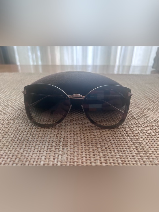 Tom Ford Charlotte 62mm Gold Tone w/Havana Tortoise Butterfly Shape Polarized.